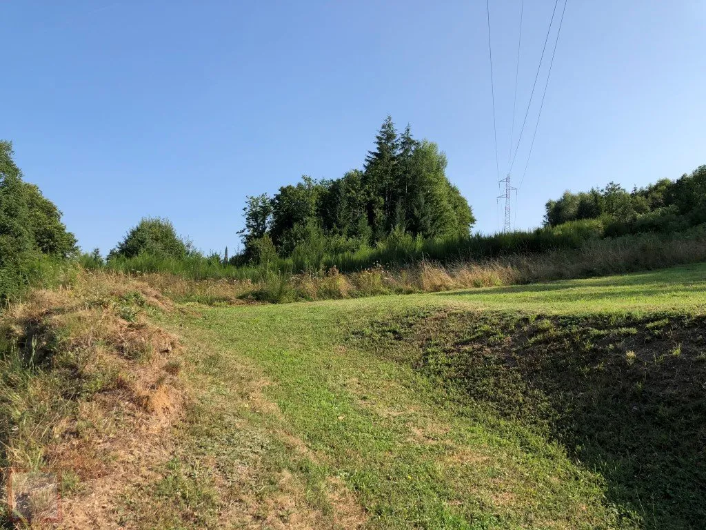 JOLI TERRAIN AU CALME