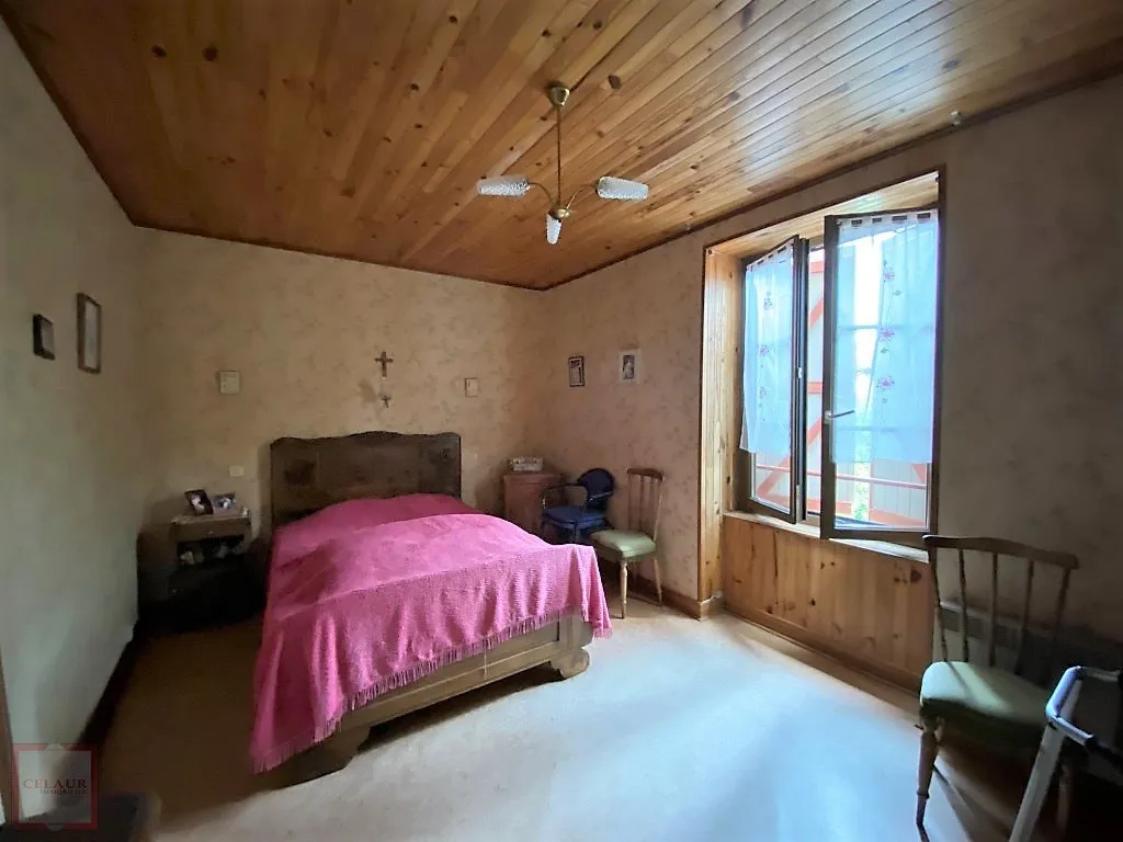 MAISON EN PIERRE AVEC 1600M&sup2; DE TERRAIN