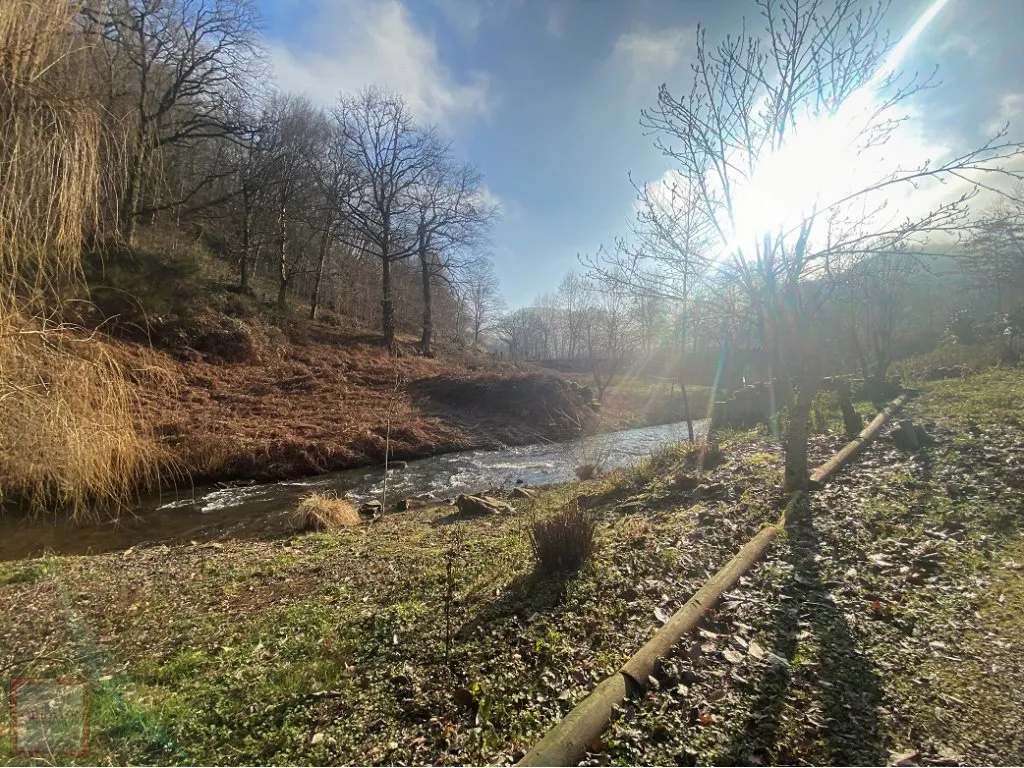 ANCIEN MOULIN A FINIR DE RESTAURER SUR 9HA