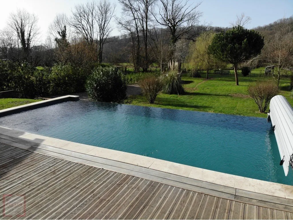 MAISON PLAIN PIED PISCINE PROCHE COMMERCES