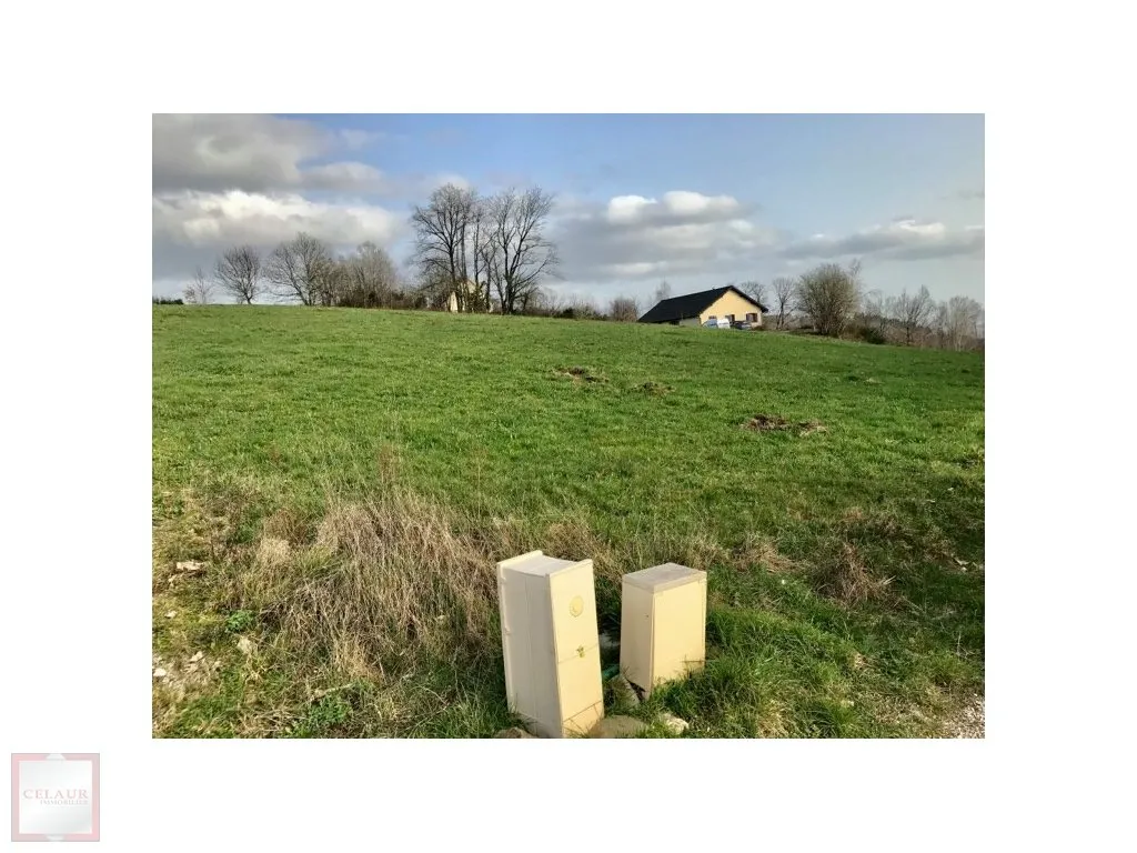 TERRAIN AVEC CU ET VUE DEGAGEE