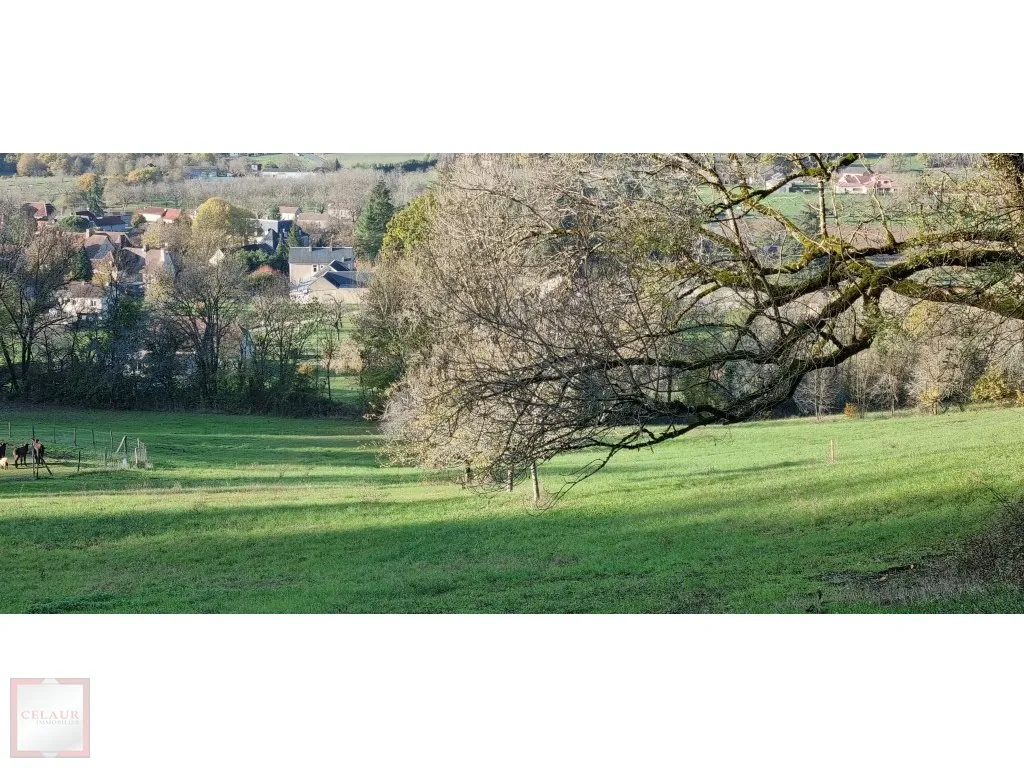 TERRAIN A BATIR SUR SUPERBE VUE A 180 DEGRES