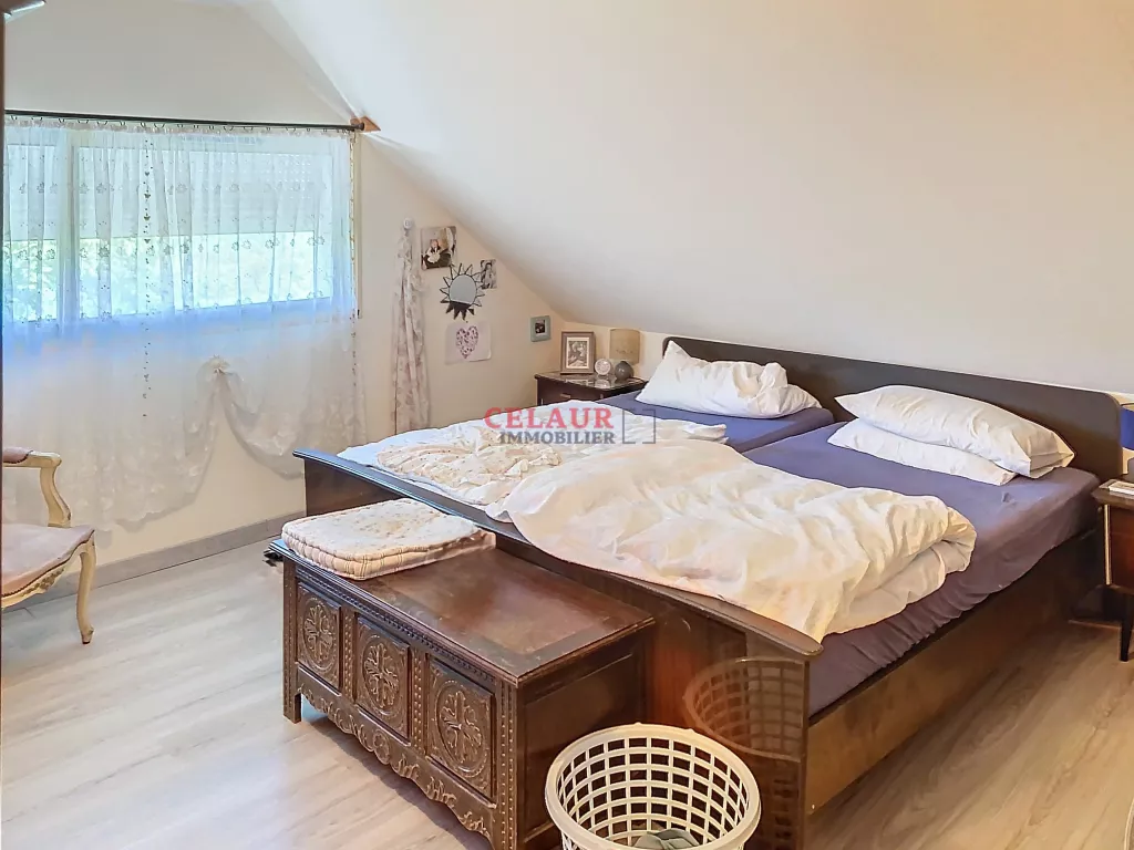 PROPRIETE EN PIERRES AVEC 4 HECTARES