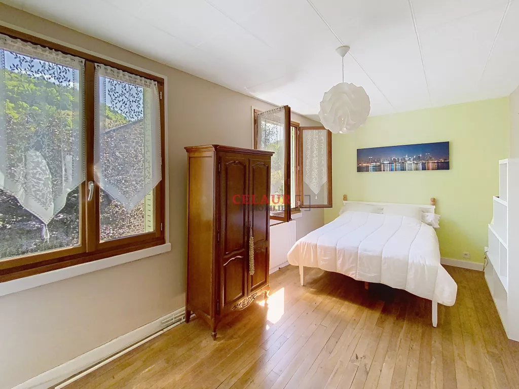 MAISON 102 M2 &Agrave; DEUX PAS DU BOURG DE LAGUENNE