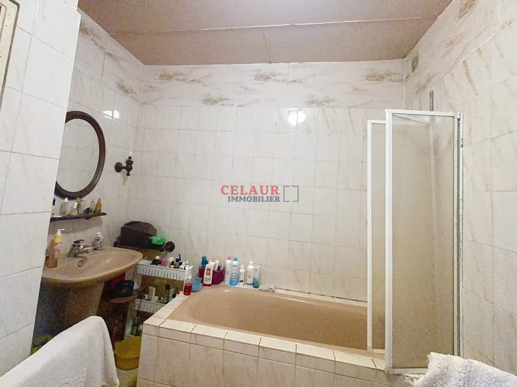 Propri&eacute;t&eacute; rurale isol&eacute;e