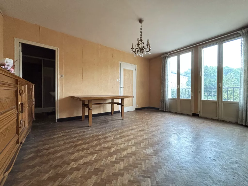 Appartement T3 lumineux &agrave; r&eacute;nover