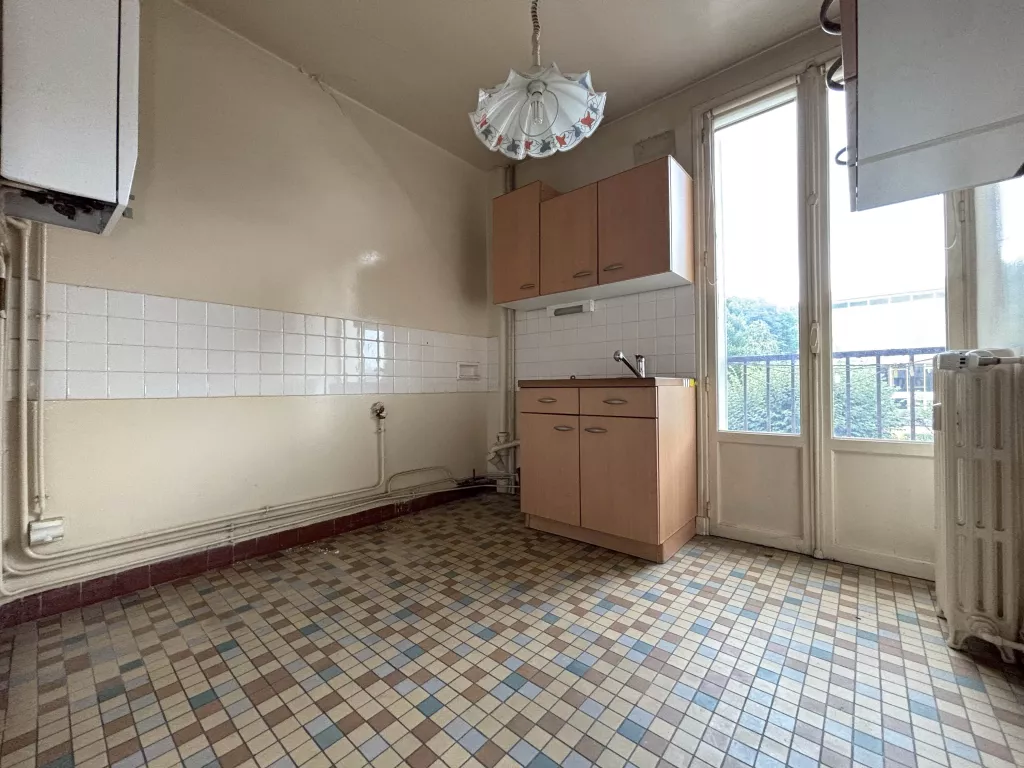 Appartement T3 lumineux &agrave; r&eacute;nover