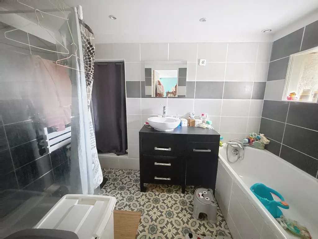 Ensemble en pierre avec vue