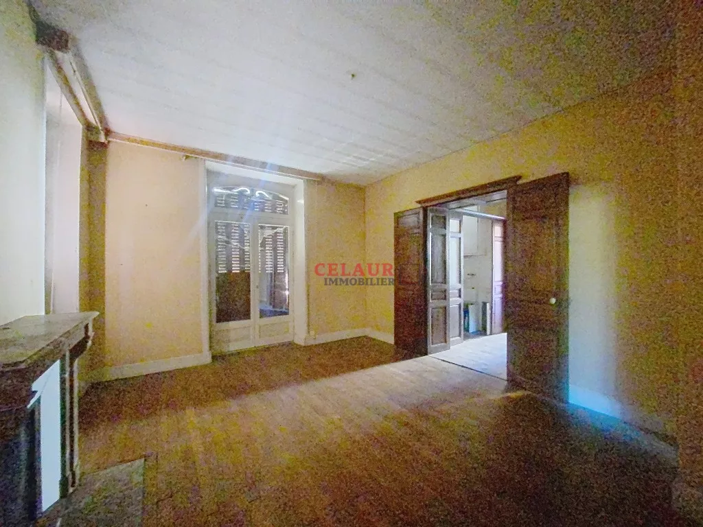 Immeuble de caract&egrave;re &agrave; restaurer