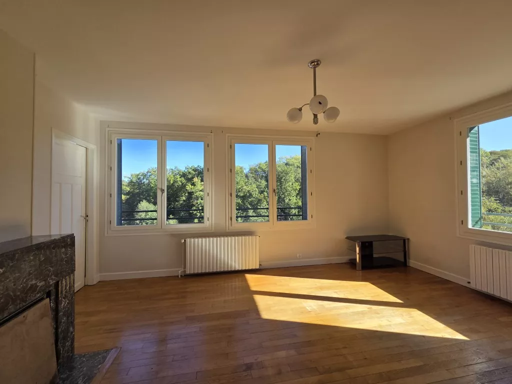 MAISON LUMINEUSE AVEC VUE