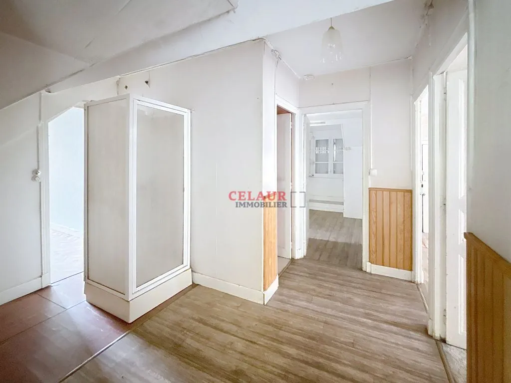 IMMEUBLE DE 2 APPARTEMENTS AVEC JARDIN