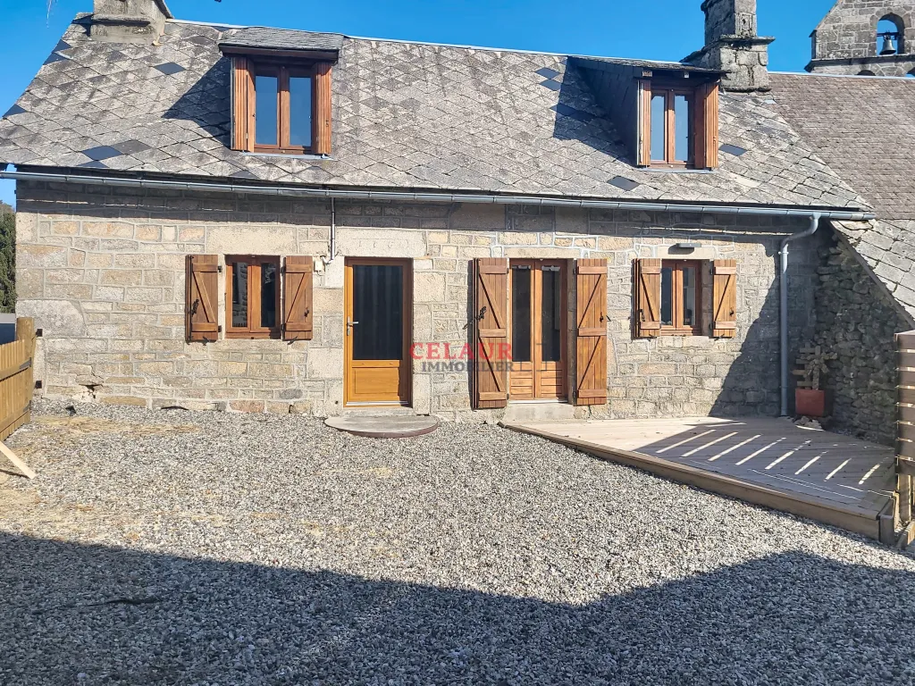 Maison de Bourg en pierre meubl&eacute;e