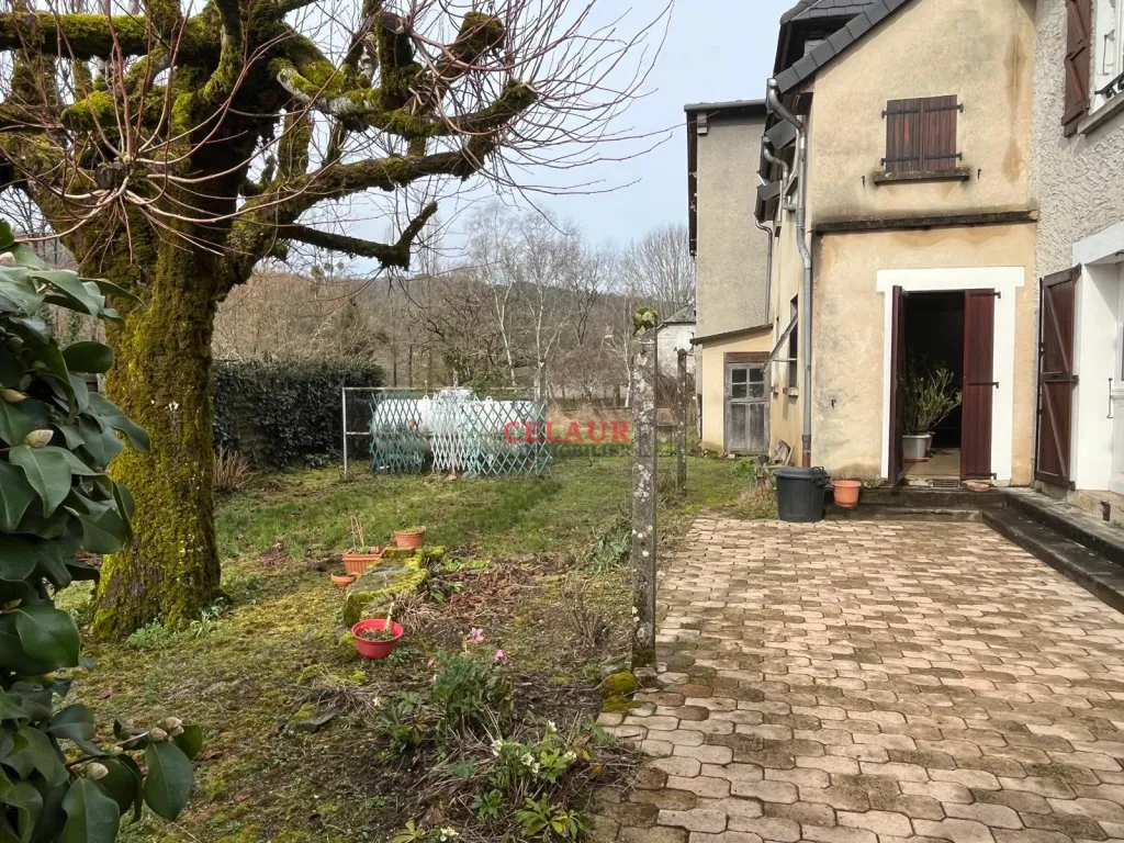 Maison avec garage et jardin proche d'ARGENTAT