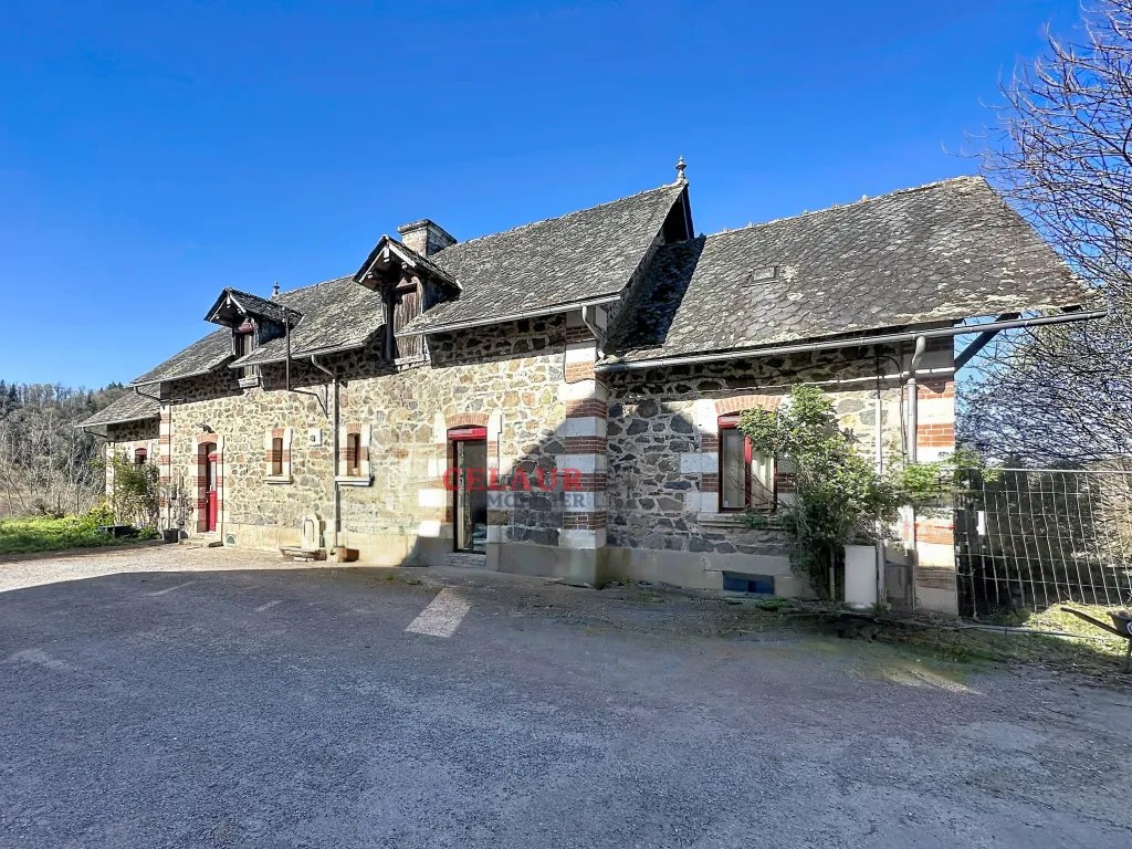 MAISON FAMILIALE R&Eacute;NOV&Eacute;E AVEC VUE