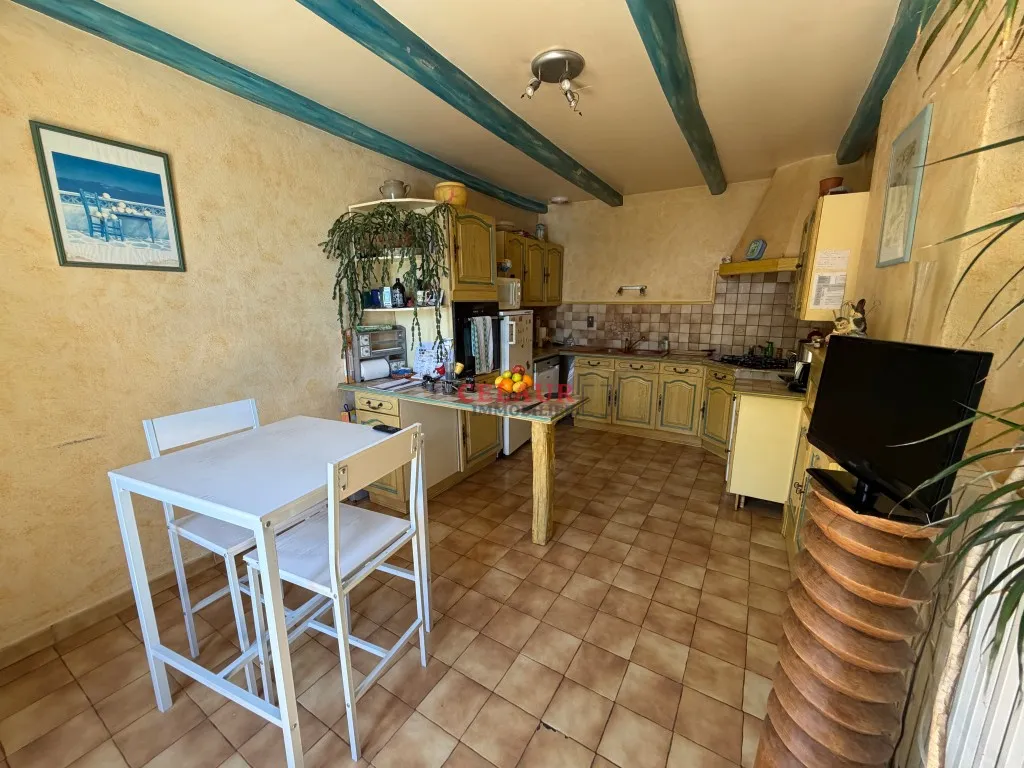 Charmante maison en pierre avec vue, piscine, four &agrave; pain, garage, terrain...