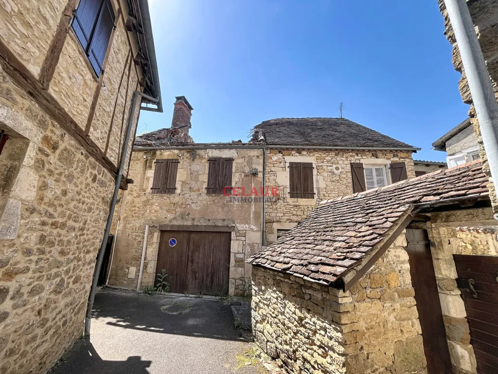 Maison de caract&egrave;re  en pierre &agrave; r&eacute;nover