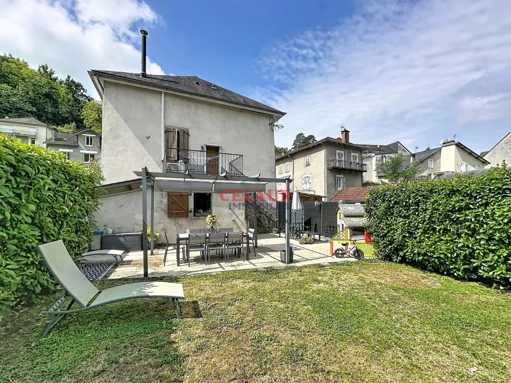 MAISON DE BOURG R&Eacute;NOV&Eacute;E &Agrave; LAGUENNE