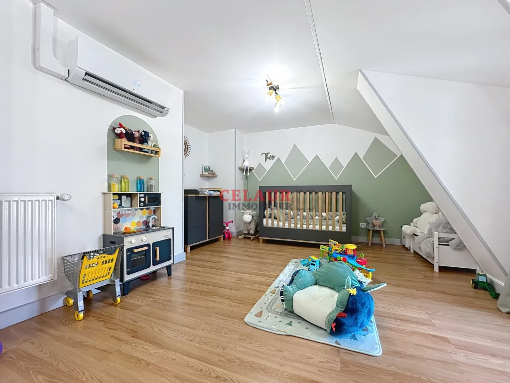 MAISON DE BOURG R&Eacute;NOV&Eacute;E &Agrave; LAGUENNE