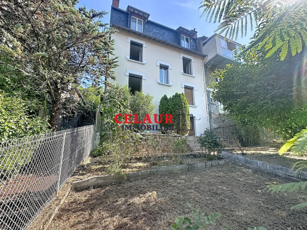 MAISON DE VILLE A RENOVER